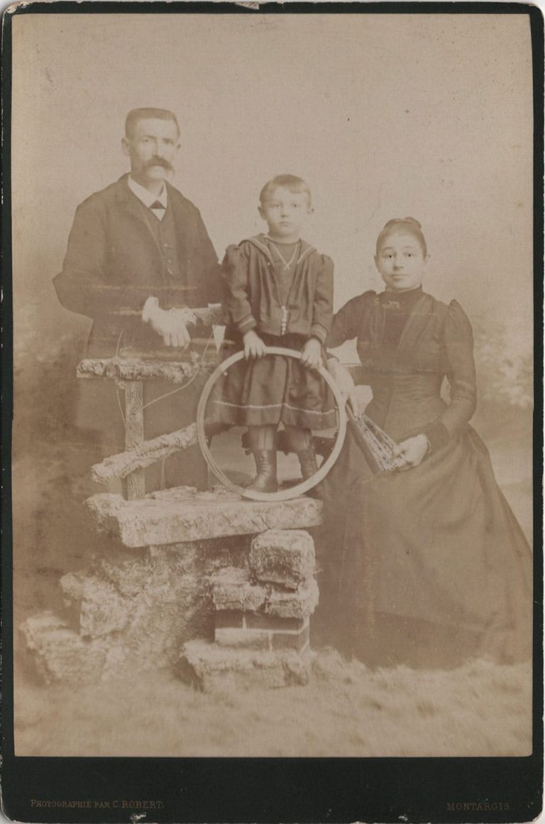 Edouard Buguet, pseudonyme C. Robert, photographe à Montargis