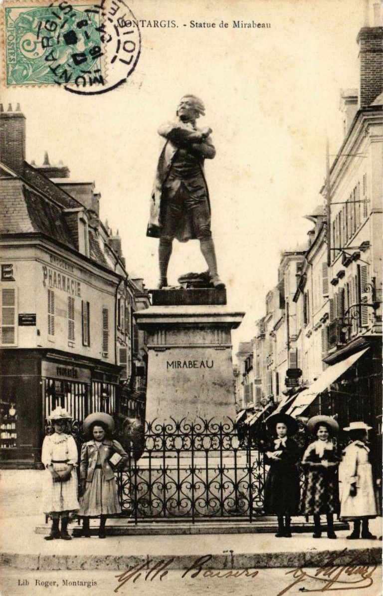 Histoire de Montargis - La Place Mirabeau - Statue Mirabeau